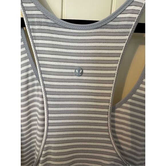Lululemon What The Sport Striped Racerback Workout White Gray Tank Women Sz 6 - Picture 11 of 13